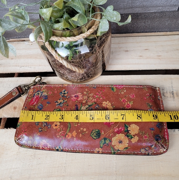 Patricia Nash Slim St Croce Tan Prairie Rose Wristlet Clutch - Picture 12 of 12